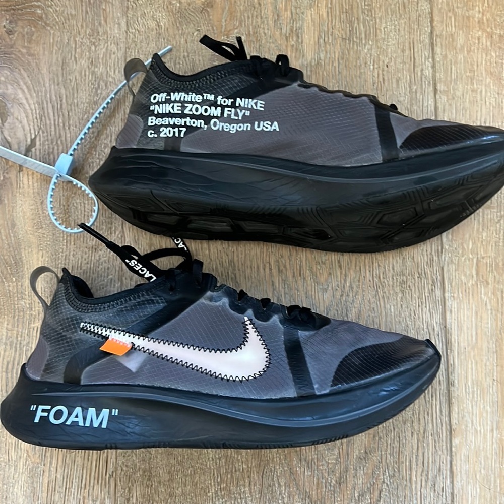 Nike - Off White Zoom Fly. Perfect condition.